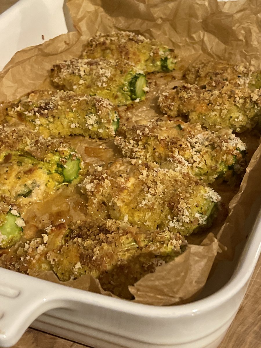 Oven-Baked Zucchini Flowers with Ricotta
Elegant, simple, and made with love.
These delicate blossoms were filled with creamy ricotta and baked in natural light — no frying, no fuss.

If you missed the video here is the link: youtube.com/shorts/8sJUMJI…

#almashealthycooking #almas