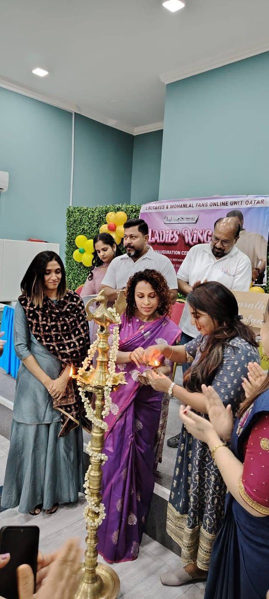 lalcaresqatar's tweet photo. മലയാളത്തിന്റെ അഭിമാനം പത്മഭൂഷൺ ശ്രീ. മോഹൻലാലിന്റെ ഖത്തറിലെ ഔദ്യോഗിക ആരാധക സംഘടനയായ @lalcaresqatar വനിതാ ശാക്തീകരണത്തിന് വൻ പ്രാധാന്യം നല്കികൊണ്ട് വനിതകൾക്കായി പ്രത്യേകമായി ഒരു കൂട്ടായ്മ രൂപീകരിച്ചു
#LadiesWing #Mohanlal @MohanlalMFC @itsmeStAbhi @_MohanlalU https://t.co/IQQ8uyZFFR