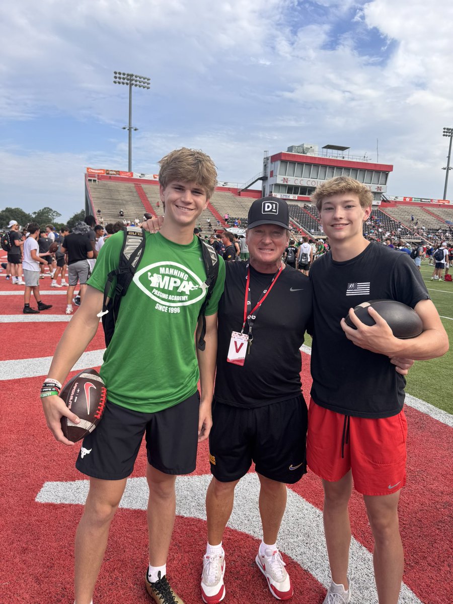 Had a good time at the <a href="/mpa_info/">Manning Passing Academy</a> camp spinning it with some <a href="/elitefootball/">EliteFootballAcademy</a> guys!! <a href="/JPRockMO/">JP Rock</a> <a href="/CoachReedLive/">Carl Reed Jr.</a> <a href="/BarstoolGruden/">Jon Gruden</a> <a href="/JackHensle1736/">Jack Hensley</a> <a href="/Sam_Deen10/">Sam Deen</a>