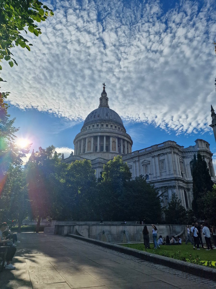 sunita_kumar33's tweet photo. A beautiful evening at #StPauls #church #cathedral
#stpaulscathedral #london #photo #photograhy #beauty #photooftheday #londoner #londonlife #loveLondon https://t.co/UTqTJLgCGK