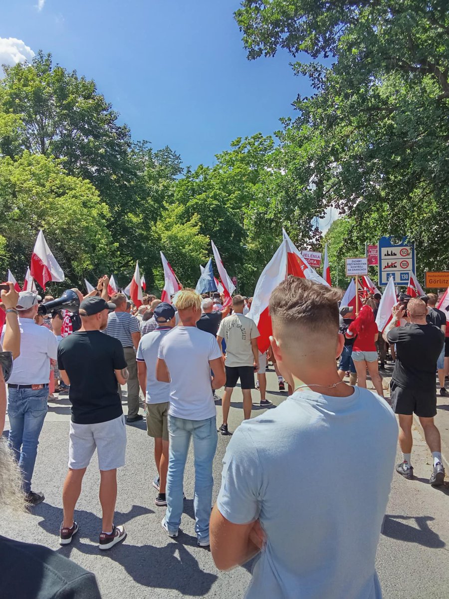 Kamil Gabriel Janic (@k_janic) on Twitter photo Na dzisiejszym zgorzeleckim proteście przeciwko nielegalnej imigracji również reprezentacja struktur <a href="/Nowa_Nadzieja_/">Nowa Nadzieja</a> ze Zgorzelca!
To my już ponad roku temu informowaliśmy, że strona niemiecka łamie zobowiązania traktatowe. Zaowocowało to interwencją poselską <a href="/ryszard_wilk/">Ryszard Wilk</a>. Na dzisiejszym zgorzeleckim proteście przeciwko nielegalnej imigracji również reprezentacja struktur <a href="/Nowa_Nadzieja_/">Nowa Nadzieja</a> ze Zgorzelca!
To my już ponad roku temu informowaliśmy, że strona niemiecka łamie zobowiązania traktatowe. Zaowocowało to interwencją poselską <a href="/ryszard_wilk/">Ryszard Wilk</a>.
