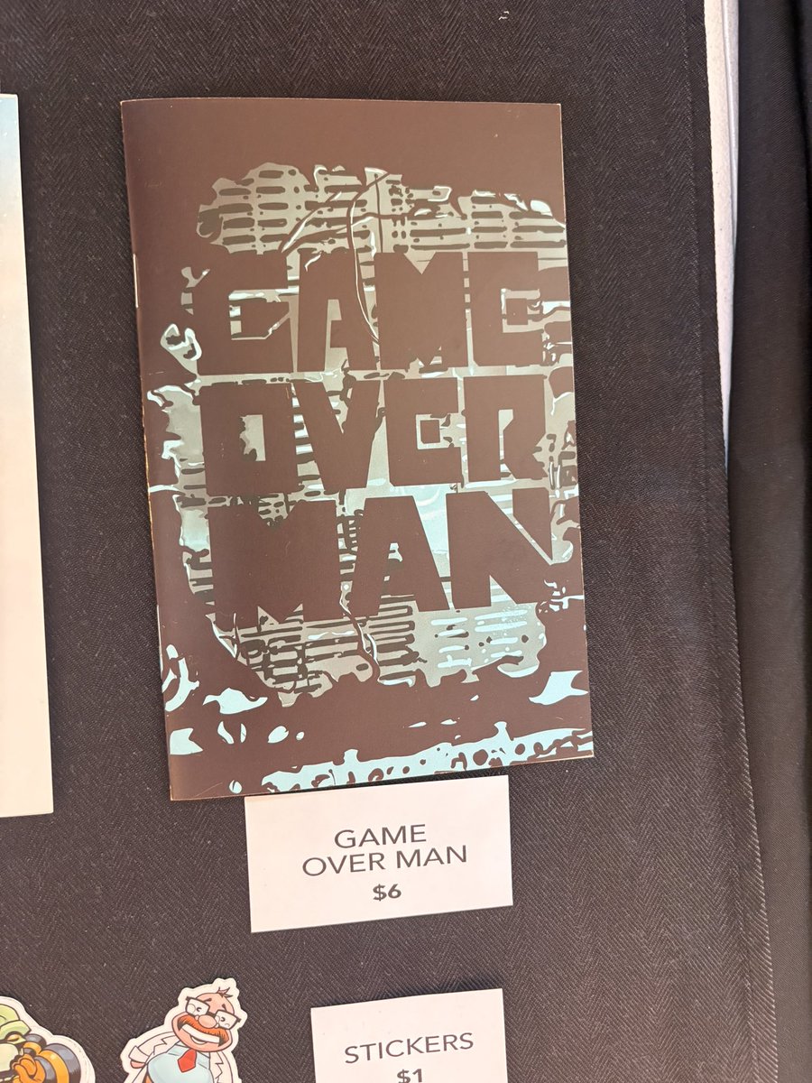 TCannonComics's tweet image. @cakechicag day 2! Also last copy of GAME OVER MAN (maybe ever?)