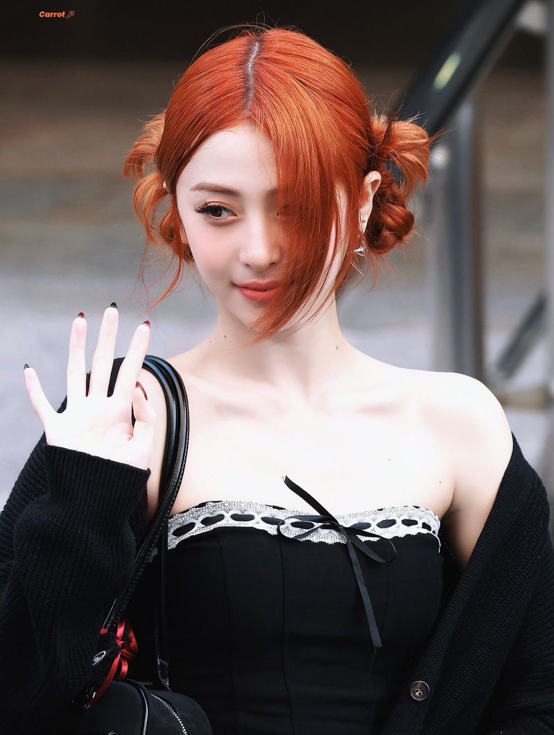 yunjin tweet media