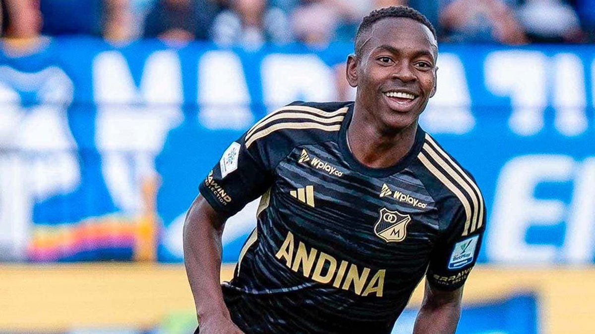 GLORIOSO AZUL (@gloriosoazul) on Twitter photo Ⓜ️Kevin Palacios por 3 años más, de acuerdo con <a href="/olsendeportes/">Mariano Olsen</a>, Millonarios compró el pase del extremo.
👏🏻Por fin, una buena por parte del trío trabajador. Ⓜ️Kevin Palacios por 3 años más, de acuerdo con <a href="/olsendeportes/">Mariano Olsen</a>, Millonarios compró el pase del extremo.
👏🏻Por fin, una buena por parte del trío trabajador.