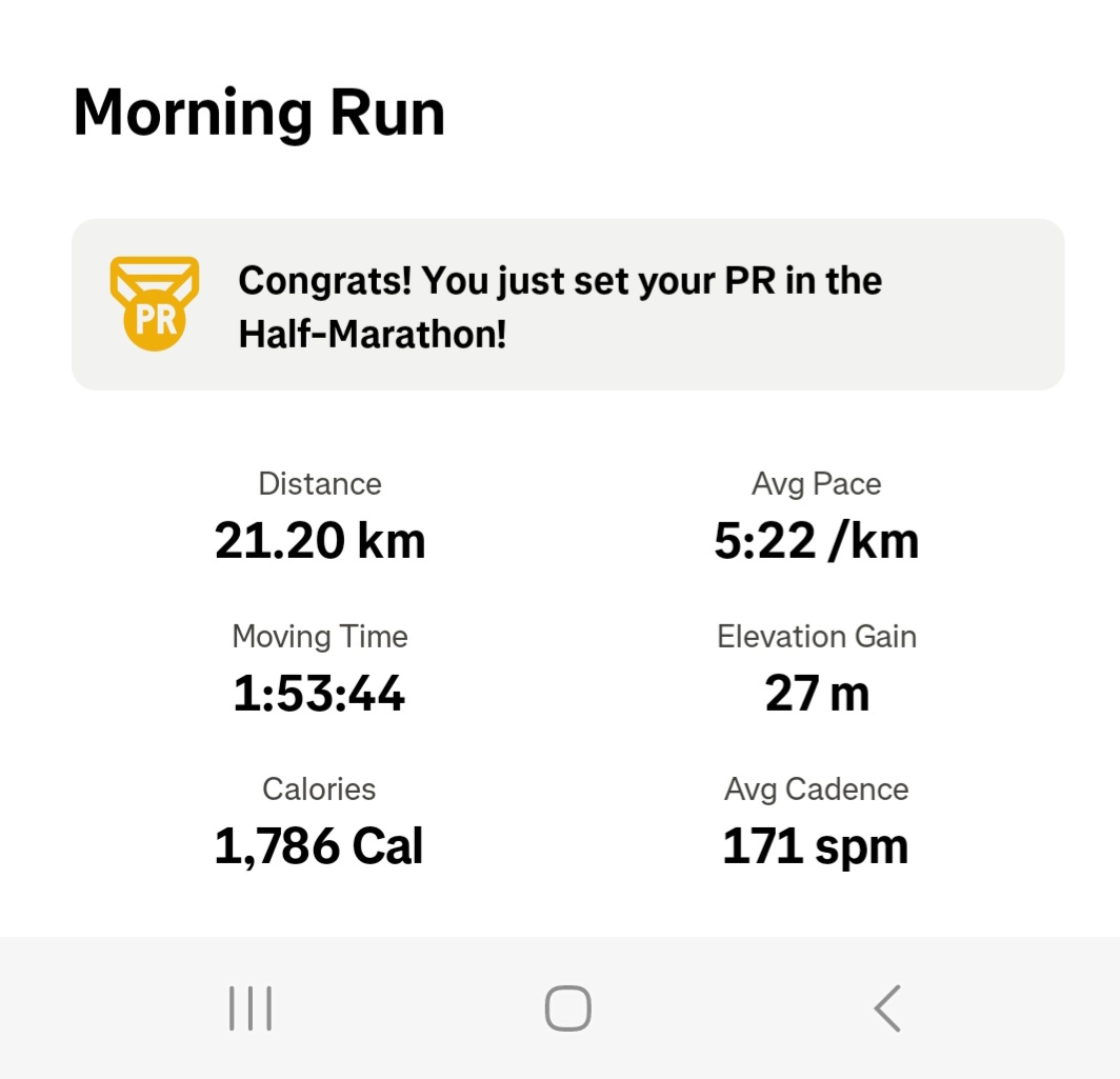 doms_lihle's tweet photo. A new PB in half-marathon 🥂.
#fetchyourbody2025 #TrapnLos #IPaintedMyRun #RunningWithTumiSole #socialrunners https://t.co/SEy4f3hDtg