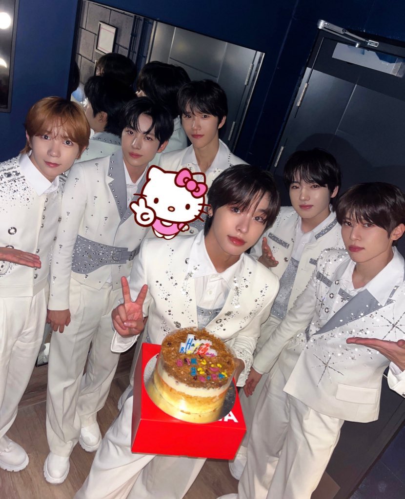 OnlyYursi's tweet photo. #메가MGC커피
#MEGA_HAPPY_RIKU_DAY
@mega_mgc_coffee

리쿠야 생일 축하해 💕
메가 커피와 함께 하는 리쿠의 생일 파티 💕 https://t.co/X9QLbVNfP8
