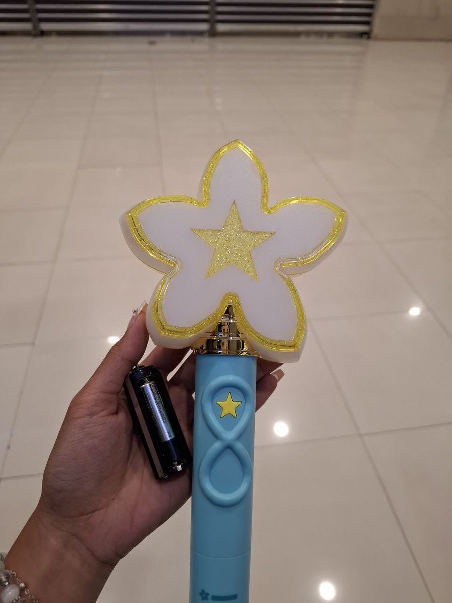 PULPSpaces's tweet image. BLOOMs, don’t forget to REMOVE the batteries from your light stick after the show!  💪🏻💖

Let’s keep it safe and ready for the next #BINI show! 

#PULPSpacesXBINI #BINILightStick #BINI_HomecomingFanMeet