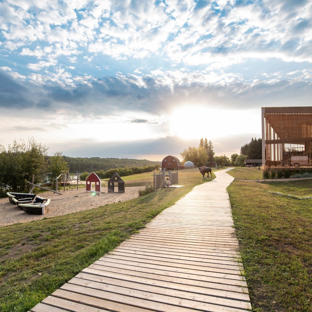 Summer Adventures Await at Métis Crossing!

On your next CanaDream journey, make sure to stop at Métis Crossing—a peaceful campground with stunning river views and immersive Métis cultural experiences. 

canadream.com/blog/june-2025…