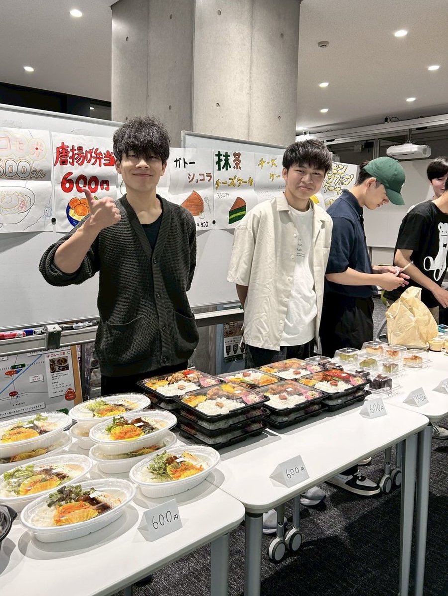 centerofcom's tweet photo. こんにちは！
地域協働研究会COCOSです🍀

6月24日（火）に、Cafeしえるさんのお弁当＆スイーツを販売しました！

ご購入くださった皆さま、ありがとうございました🙇‍♀️✨️
Cafeしえるさんの魅力が少しでも多くの方々に届いていたらうれしいです！

#地域協働研究会COCOS
#cafeしえる https://t.co/Bcgc8vcfpb