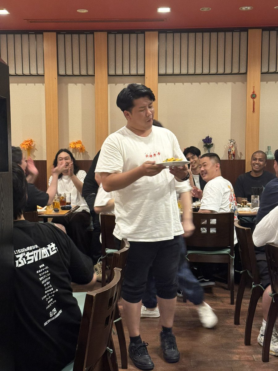 gpanpanda_ip's tweet photo. いやあああああ
最高の大会だった。毎回思うけど、めちゃくちゃ最高で優勝したい大会！悔しい！楽しい！感情の大会！！！

打ち上げのピークは、
ハマノとヘンミが、ニラ玉を注文したところでした！！！拍手笑いでした！！！！！！
待ってろ来年！ラストイヤーか、やべえ！！！！
#ABCお笑いグランプリ https://t.co/svTHh7cl5z