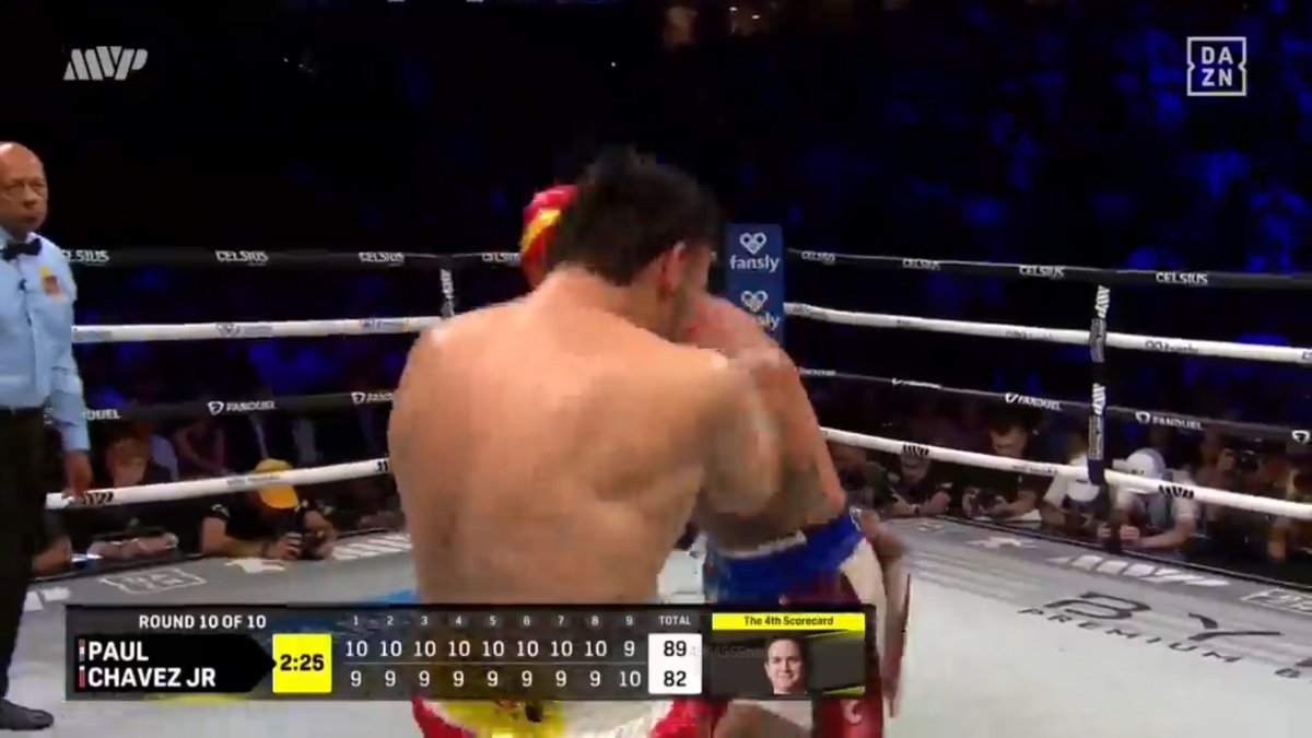 JaimeSaaa's tweet photo. @jakepaul no quiere boxear, quiere comprar coreografías. Pagó a #Tyson y a Chávez Jr. para que lo miraran mientras tiraba golpes al aire. Que haga un sparring con Chávez papá, a ver si le alcanza el show para no besar la lona. https://t.co/d4KBNvDmhR