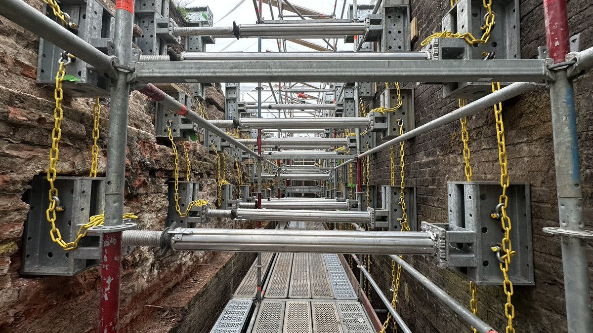 Last week we looked at the work involved in restoring a wonderful canal lock. If you want to help you can buy a brick for this restoration project utm.io/uiCcW <a href="/CanalRiverTrust/">Canal & River Trust</a>