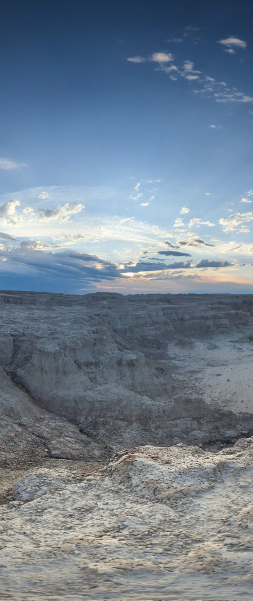 smallz_992's tweet photo. It's a Badland morning https://t.co/n9lPw0PusV