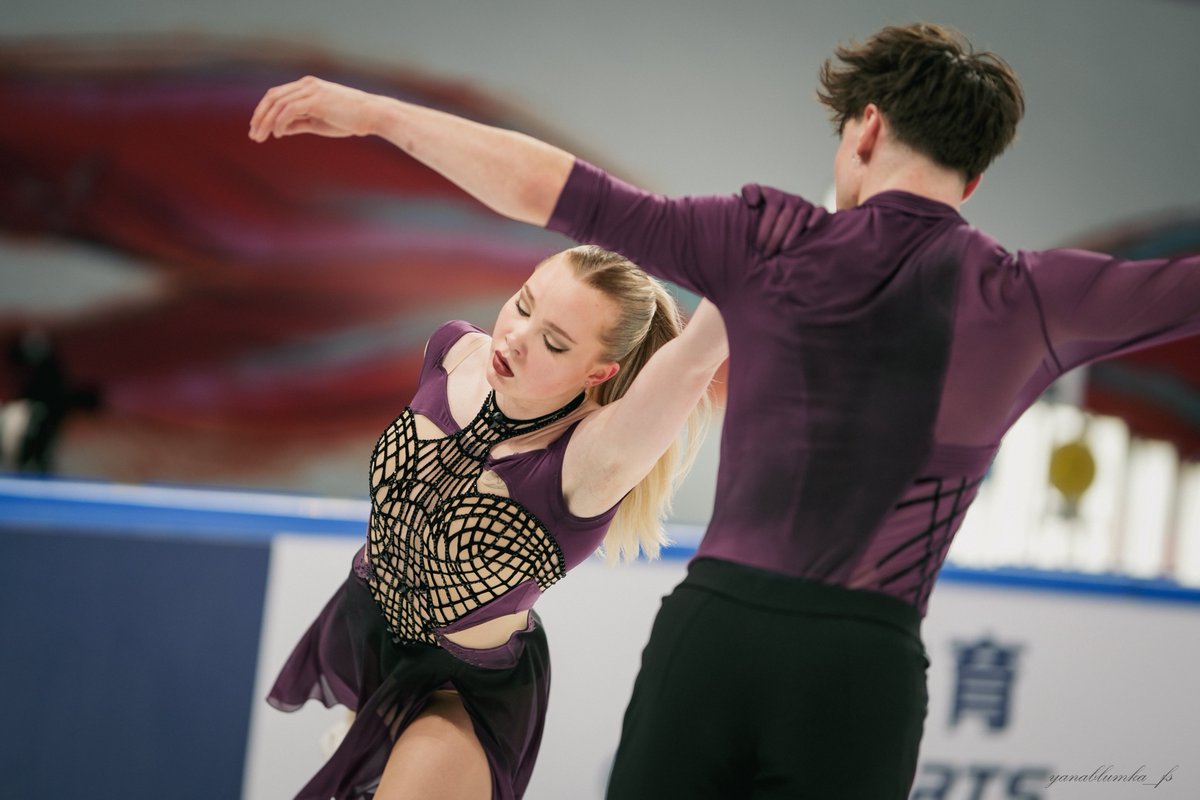 yanablumka's tweet photo. Loicia & Theo in practice ✨
#LoïciaDemougeot
#ThéoleMercier
#GPCoC https://t.co/rish0yNBk5