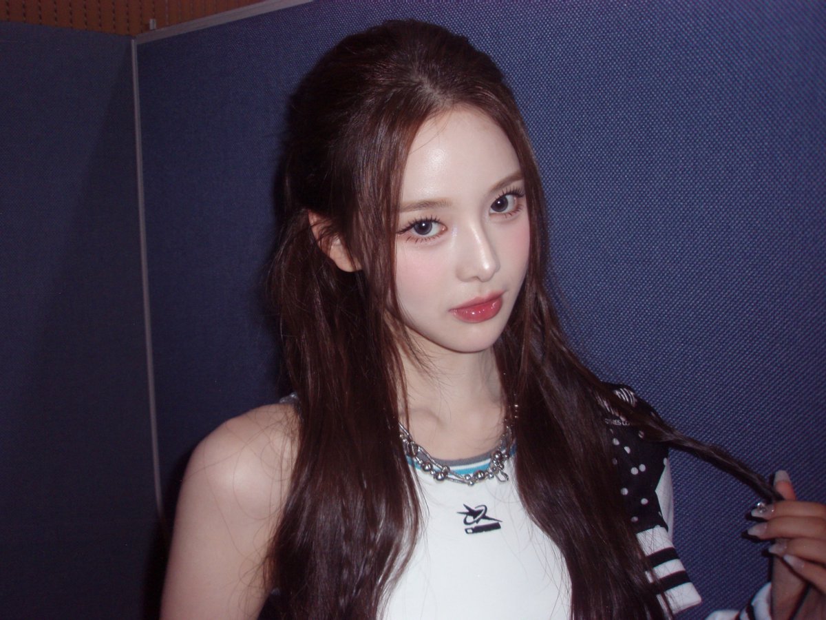 [izME📮]

벌써 BEEP 활동이 끝나서 너무 아쉬워요ㅠㅠ 
이번에도 나야랑 행복한 기억 많이 만들어서 너무 좋아요 이즈나야 사랑해🤍

#izna #이즈나
#BANGJEEMIN #방지민