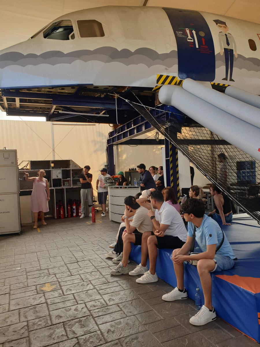 Esatur's tweet image. Así fueron las prácticas en simulador para el grupo TCP/AT/ALC/61 👩‍✈️🧯
RCP, extinción de fuego, evacuaciones… formación real para los profesionales del mañana.
#EsaturFormación #TCPTraining #Simulador #FuturosTCP