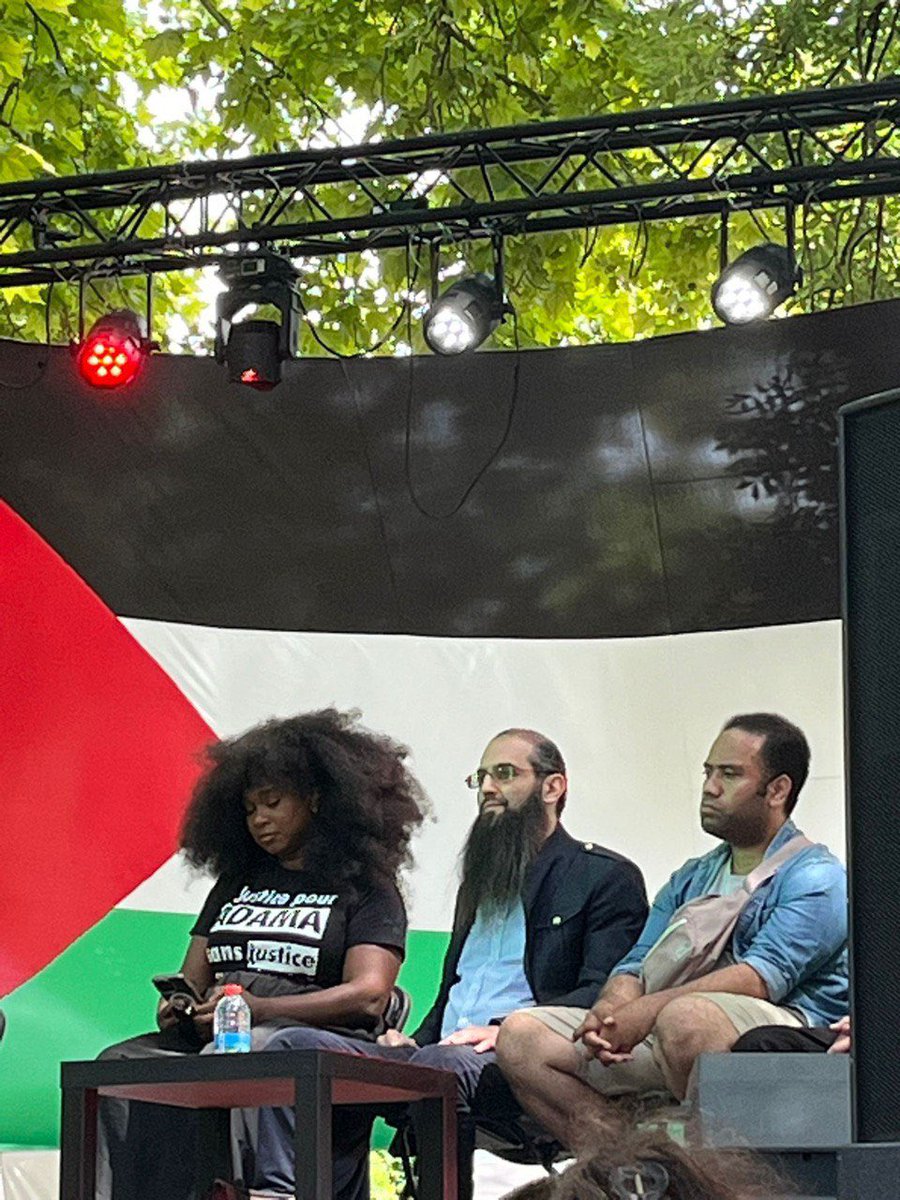 CoordinationCLS's tweet image. Retour en images sur l’incroyable weekend du 21 et 22 juin contre la tenue du salon de l’armement au Bourget à l’initiative du collectif @GuerrelaGuerre et en présence de nombreuses organisations et personnalités. 🇵🇸✊🏼
#UrgencePalestine #StopGenocide #FreePalestine