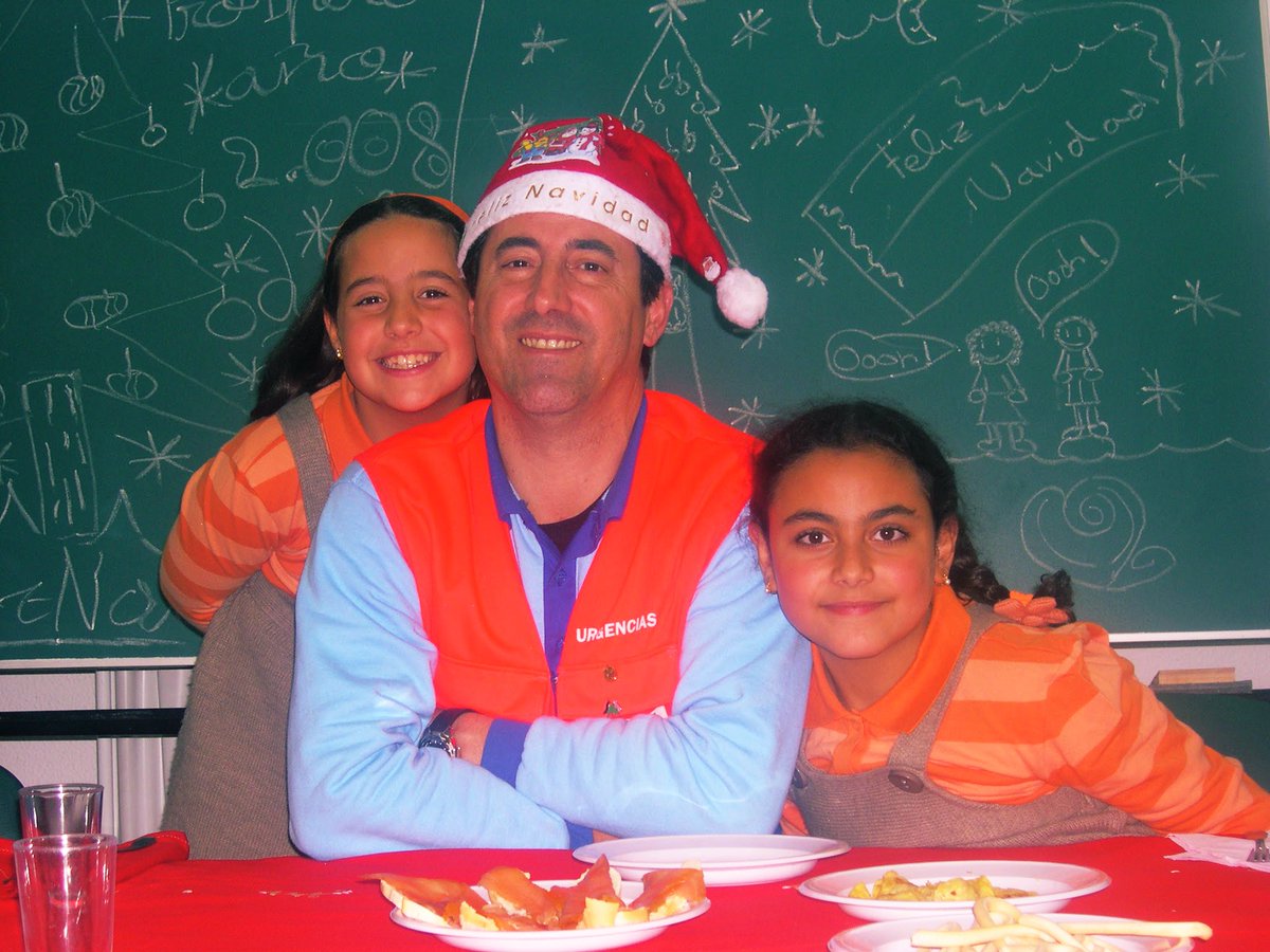 El viernes fue mi última #Jornada24horas tras 36 años haciéndolas cada 6 días. 
Mi hija hace hoy su primera #Guardia24horas obligatoria.
Un anacronismo laboral que un gobierno de izquierdas y una ministra médica consienten. 
Las ideologías se cambian según conveniencia.