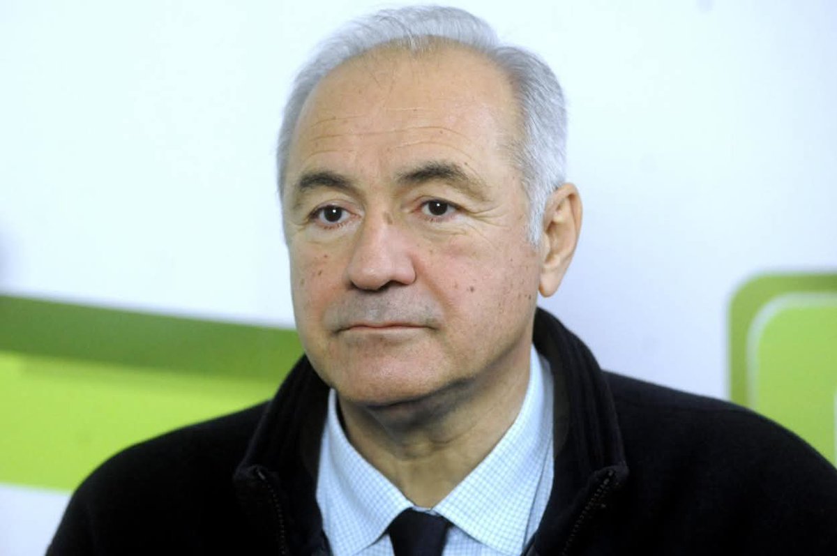 123BTamara's tweet photo. Професор др Мило Ломпар, врхунски интелектуалац, јуче је на протесту својим говором показао у ком правцу треба да иде Србија.  

 „Професори не треба да деле своје студенте на леве и десне, на традиционалне и авангардне, него да гледају да ли у њима сија пламен етике“. https://t.co/eWMtO4oqAy