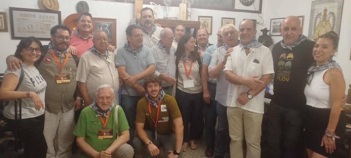El pasado día 26 de junio recibimos en nuestra sede a la Sociedad Astronómica y Geográfica de Ciudad Real World Explorers Symposium, con miembros adscritos de distintas nacionalidades: americanos, alemanes, italianos, argentinos, portugueses y descubrieron nuestras tradiciones.