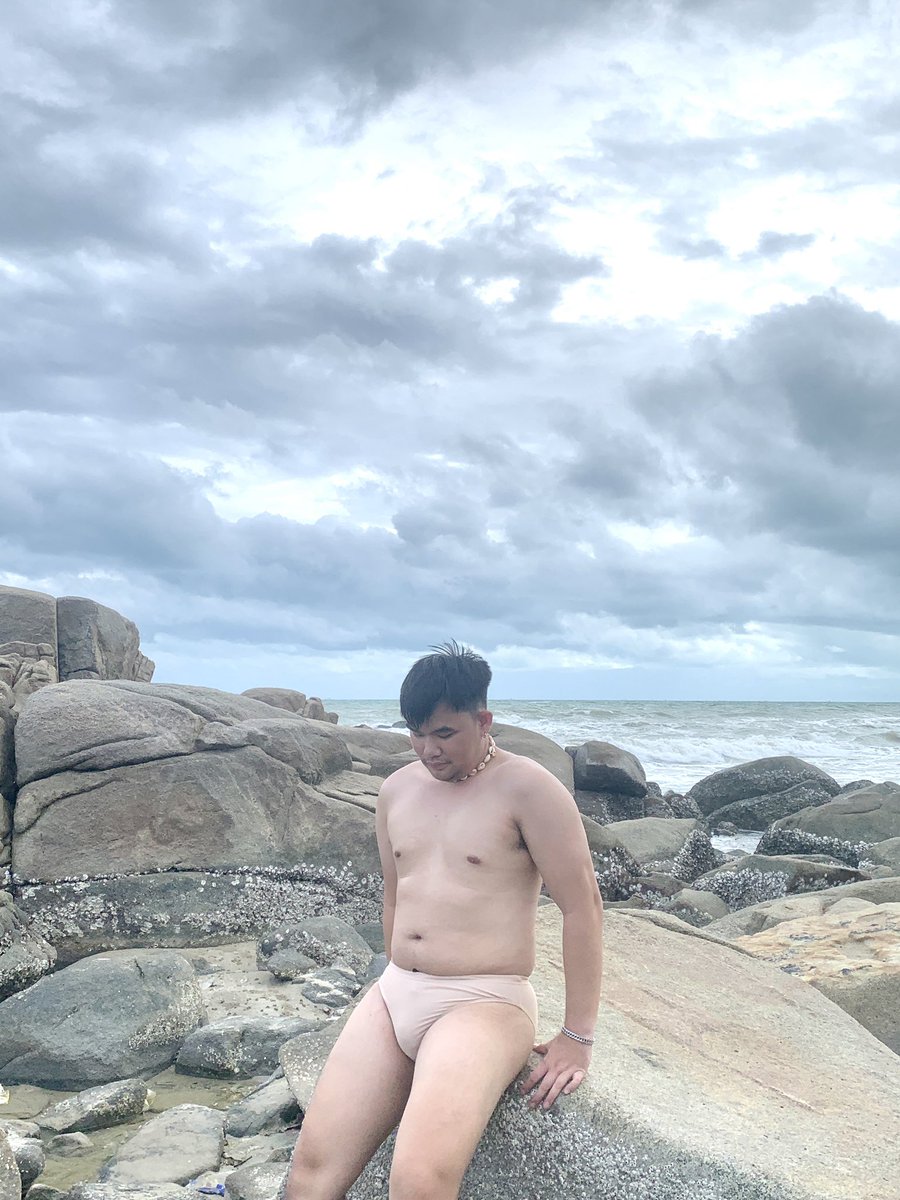 ทะเลที่สงบสุขของมีความสุข 🤍🐻

lG instagram.com/mr.bear__.2000…