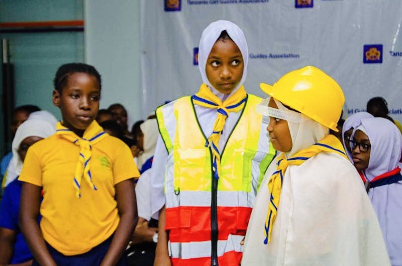 YessGirlsTGGA's tweet image. Building ideas into reality 🏗️🔧 — at the STEM Fair, our Girl Guides proudly represented Engineering, showcasing creative designs, smart structures, and problem-solving skills. 👷‍♀️ 

#STEMFair 
#GirlsInEngineering 
#YessGirlsMovement 
#YesGirlsCanDoSTEM 
#NationalSTEMFair