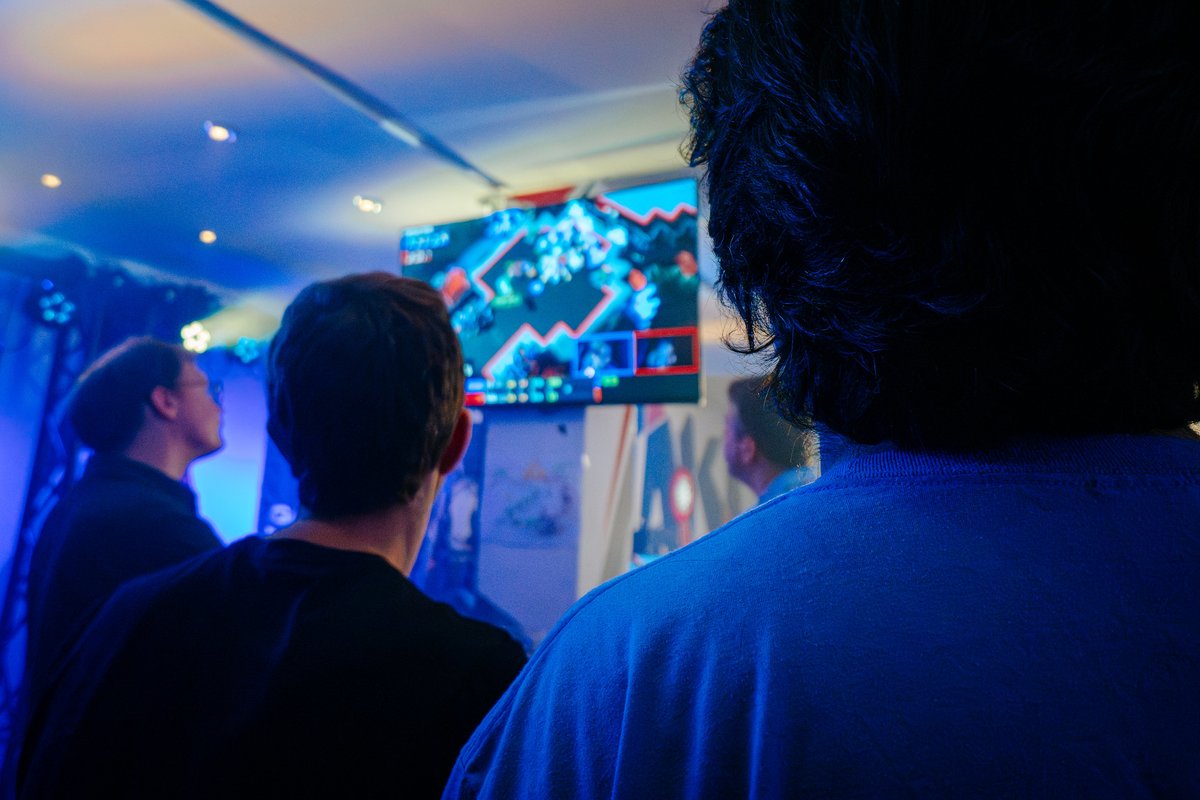 All eyes on the finals. 👀 Get over here: twitch.tv/taketv 🔥