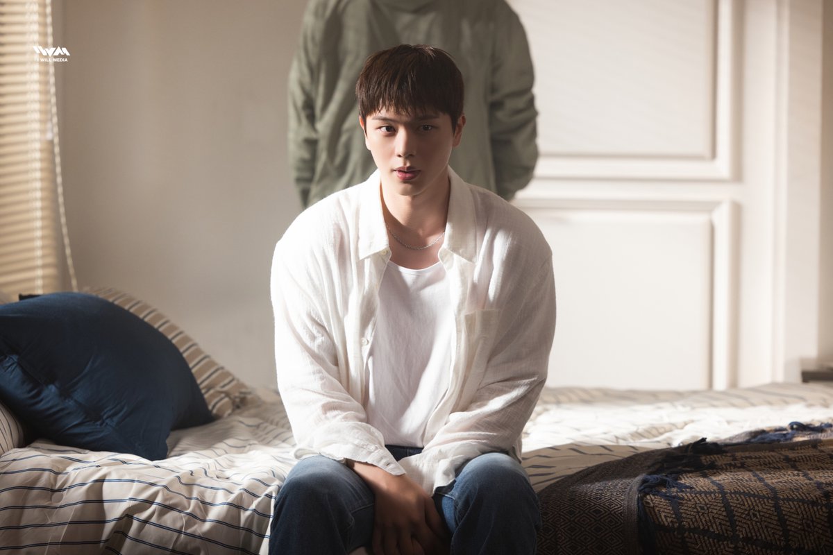YookSJ_official's tweet photo. [📌]
육성재 '이제야' M/V Behind Photo

🔗https://t.co/i6lb9nmft5

#육성재 #YOOKSUNGJAE
#All_About_Blue
#이제야 https://t.co/xzk8hM5RAa