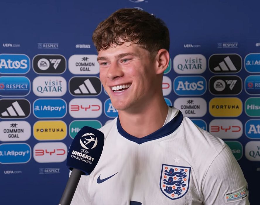 Charlie Cresswell at Euro U-21:

🔄Most accurate passes - 420

⚔️Most duels won - 45

🧹Most clearances - 42

An excellent tournament for the Toulouse centre-back! 🏴󠁧󠁢󠁥󠁮󠁧󠁿