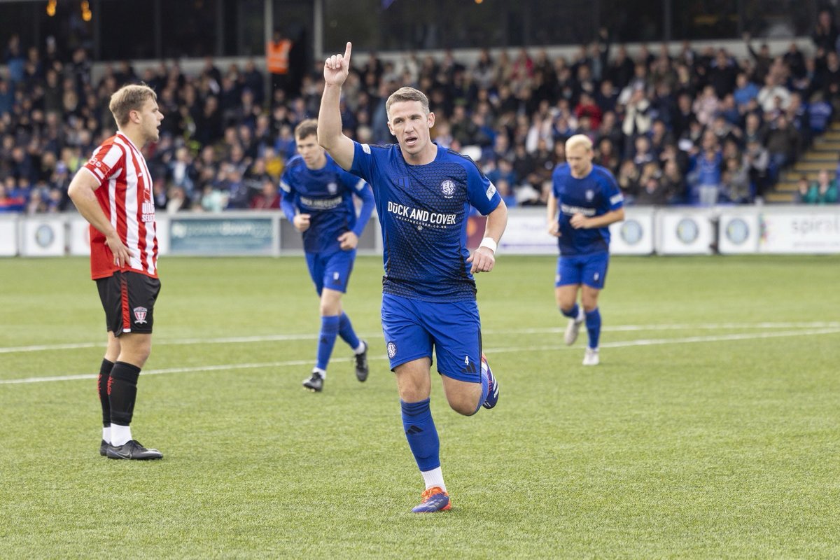 SportsPeteO's tweet photo. John Rooney, the younger brother of Wayne Rooney, is set to replace Robbie Savage as Macclesfield manager. #Silkmen https://t.co/WGPU0k6pZ8