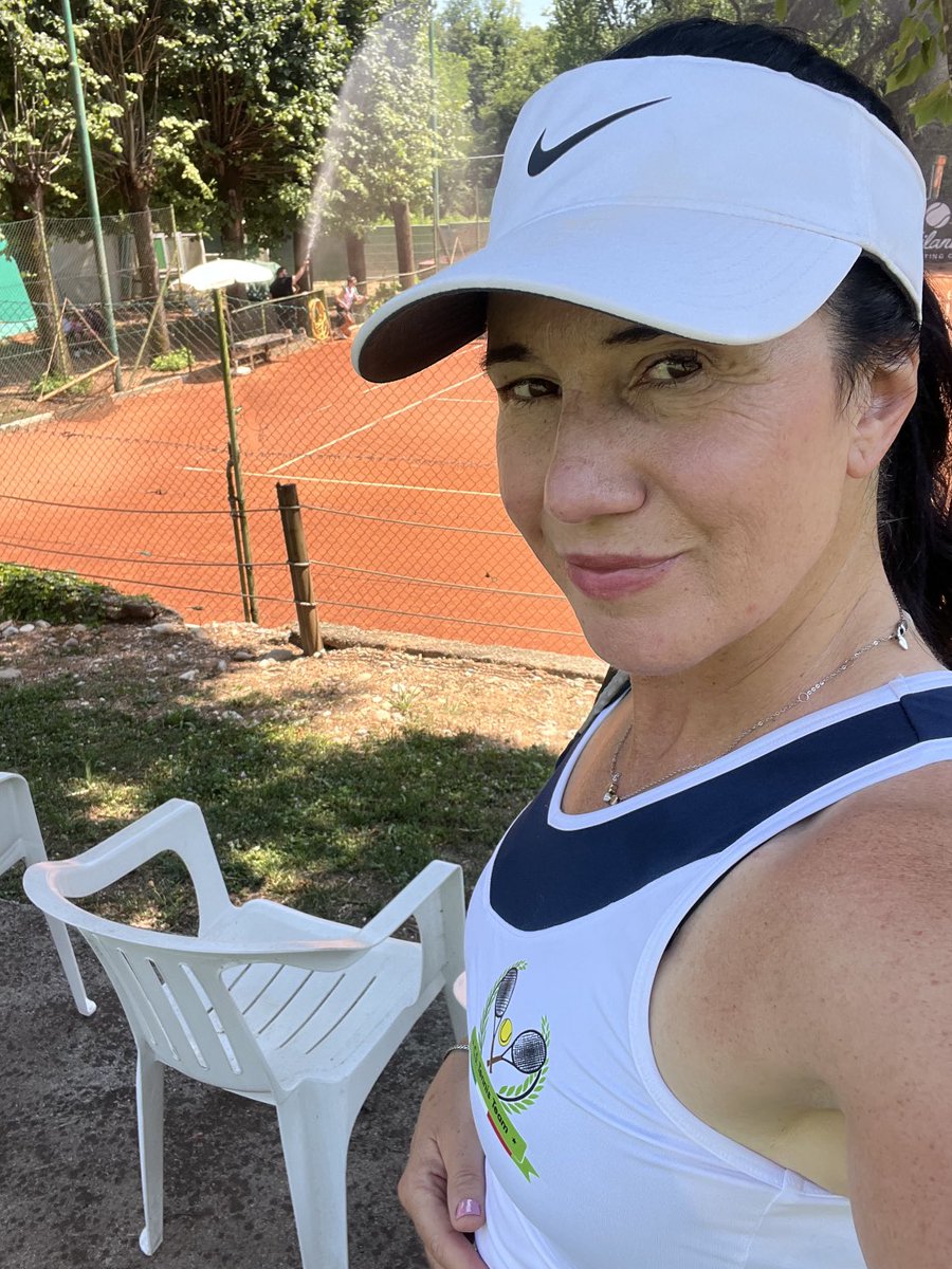 Sararunning's tweet image. Ultima sfida, ultimo match di singolare ma oggi sarà una prova estrema😅 io ce la metterò tutta come sempre🙃 #tennislover #tennisteam #nevergiveup