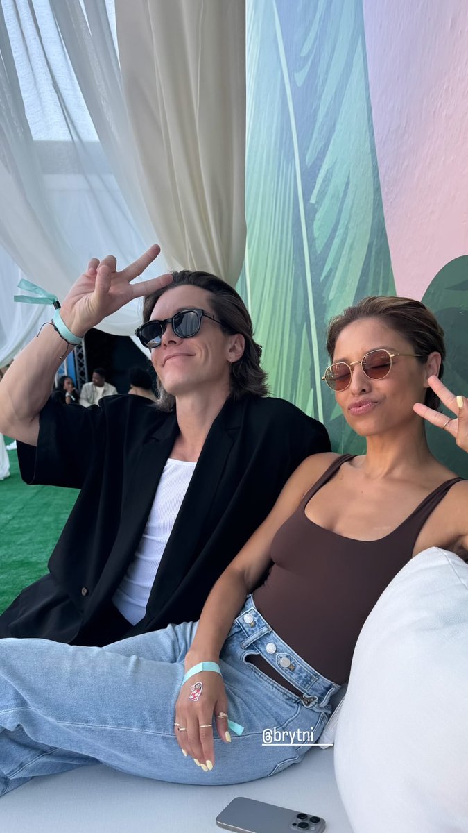 favmaluke's tweet image. via lukebaines Insta story