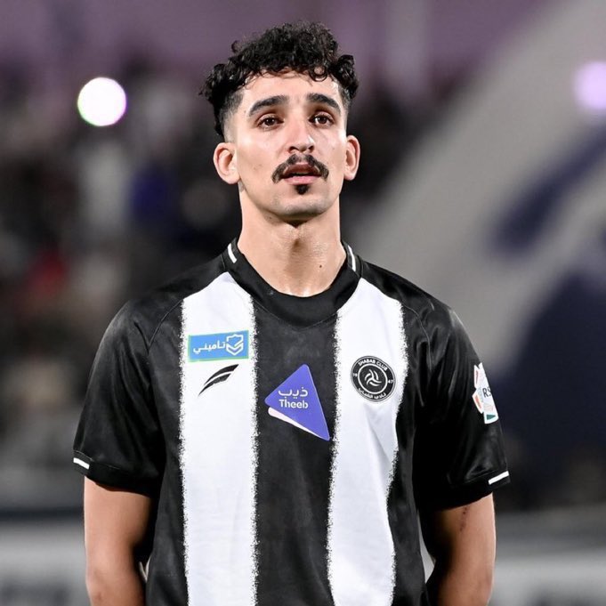 mosaed_sharari's tweet photo. أهلاً بك يا #نادر_الشراري في معقل #النصر العالمي ، بين اللاعبين الكبار ، ونتمنى لك ثلاث مواسم متميزة يابطل💛💙 https://t.co/hS4c8c7arT