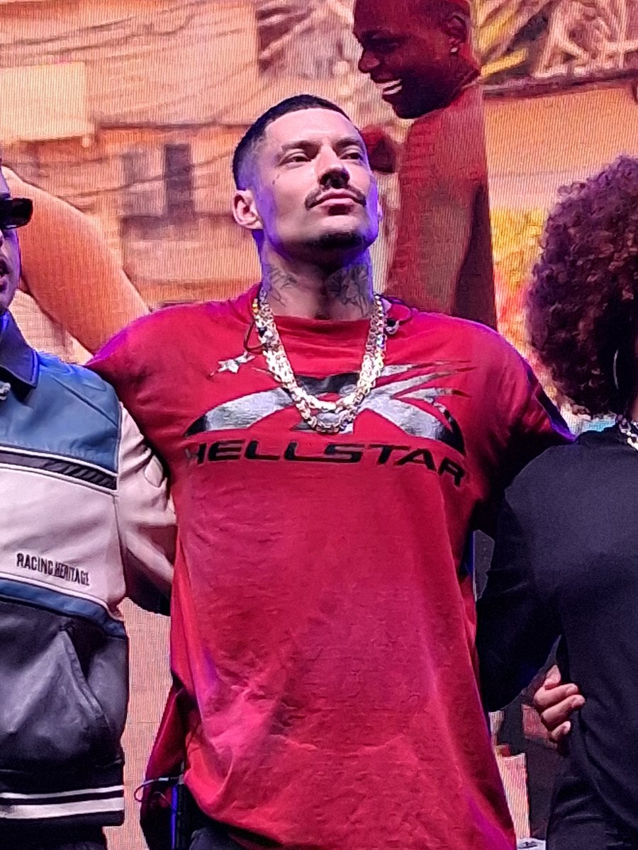 retfavs's tweet photo. te amo meu amor obrigada pelo melhor da minha vida, você só se supera @FilipeRet ❤️🥹😭 https://t.co/vxqJPripi6