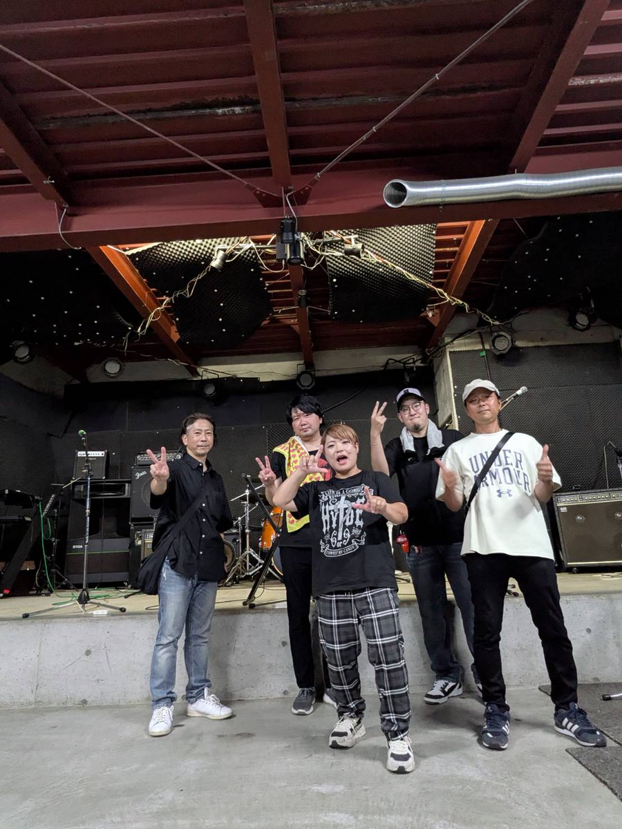 answer_xxx2's tweet photo. まるみ〜en〜ciel
初ライブでした。 https://t.co/WNlijBf2gs