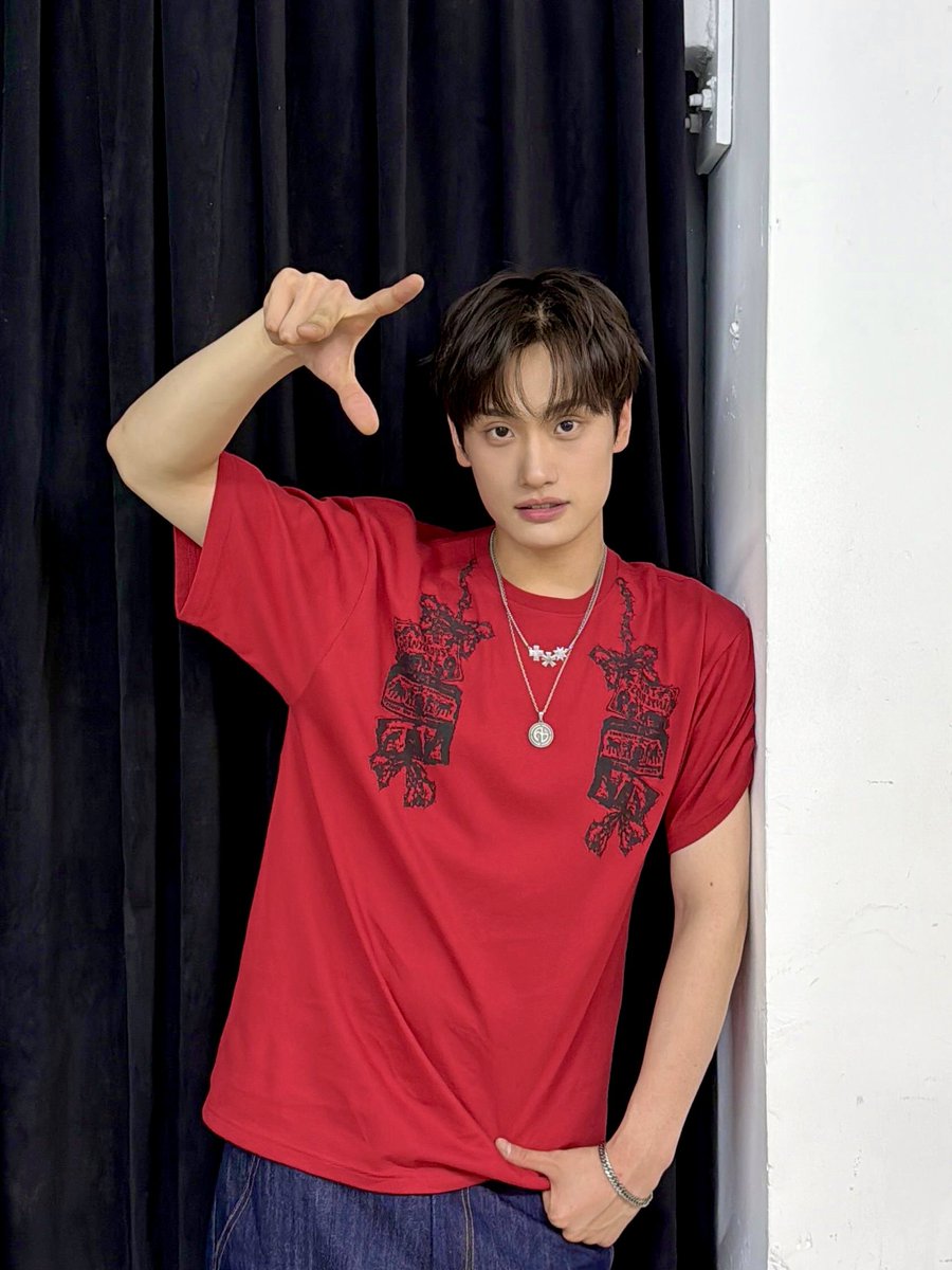 [#준현]
두번째 대만 팬콘서트
29도의 더운 날씨에 뜨거움 보다는 따뜻함
대만에서 빨리 또 만나요 
감사합니다 🩷 🔥🔥

#금준현 #KUMJUNHYEON
#TIOT #티아이오티