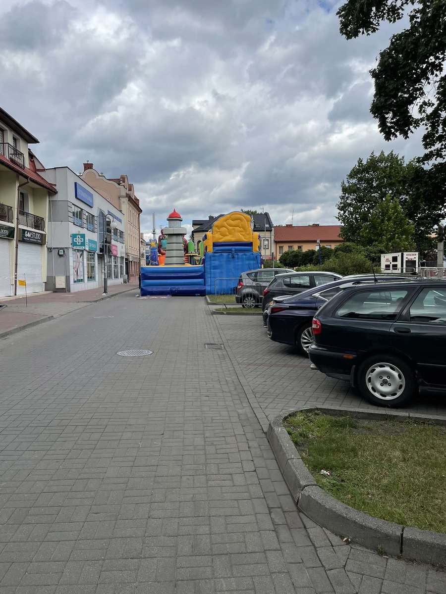 klekseu's tweet photo. @damnstolar ale wymyslili dmuchanca co https://t.co/4ZkfUzBKf4