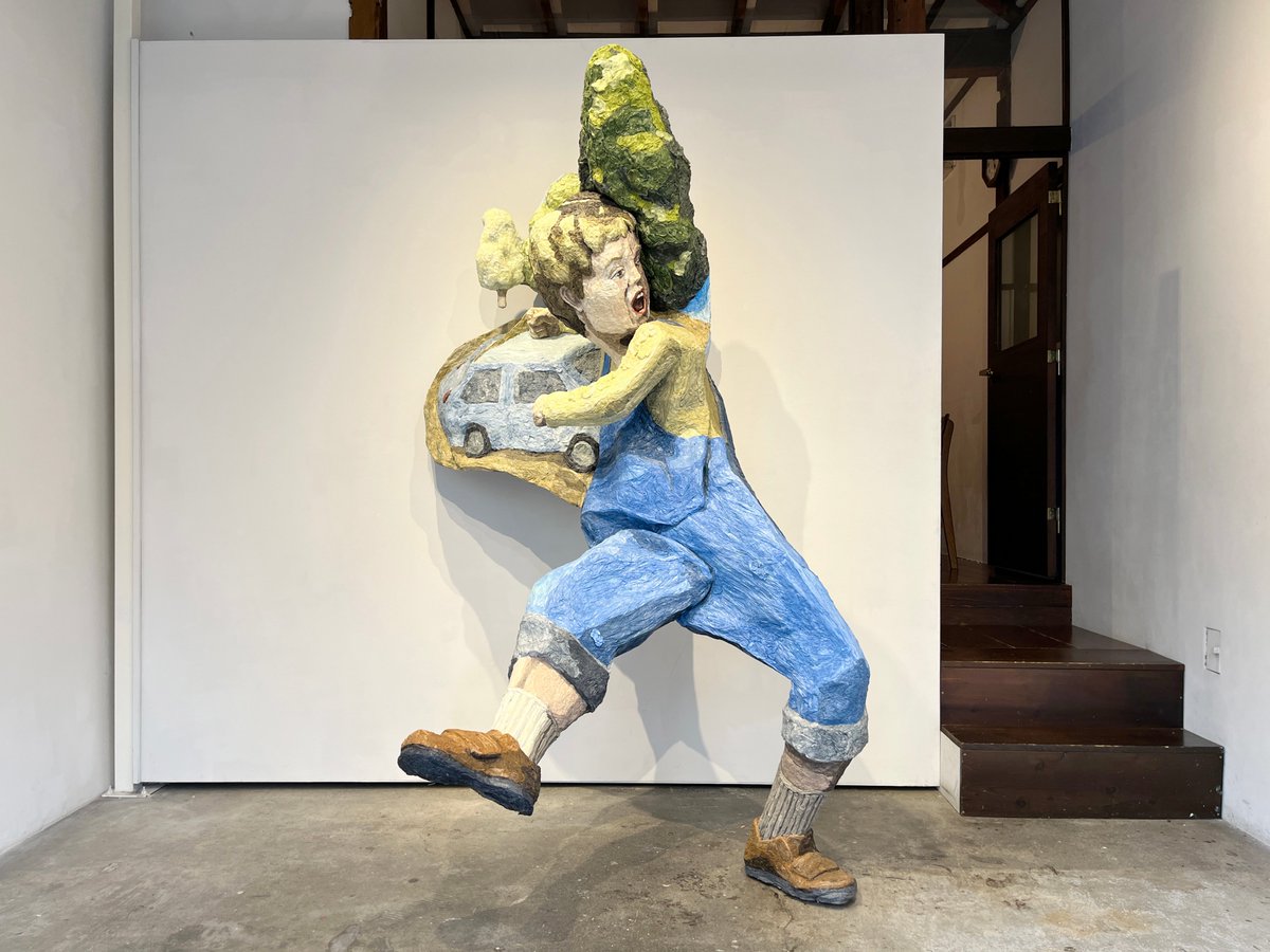 hamuzou's tweet image. 本岡景太個展「はりつける彫刻」を森下のGallery Dalstonで見た。紙と酢酸ビニル系樹脂を用いた独自技法「歪曲張り子」の新作彫刻作品群による展覧会。東京藝術大学大学院彫刻専攻を昨春修了した新進気鋭の作家。ARTISTSʼ FAIR KYOTO 2025最優秀賞受賞者。6/29まで。