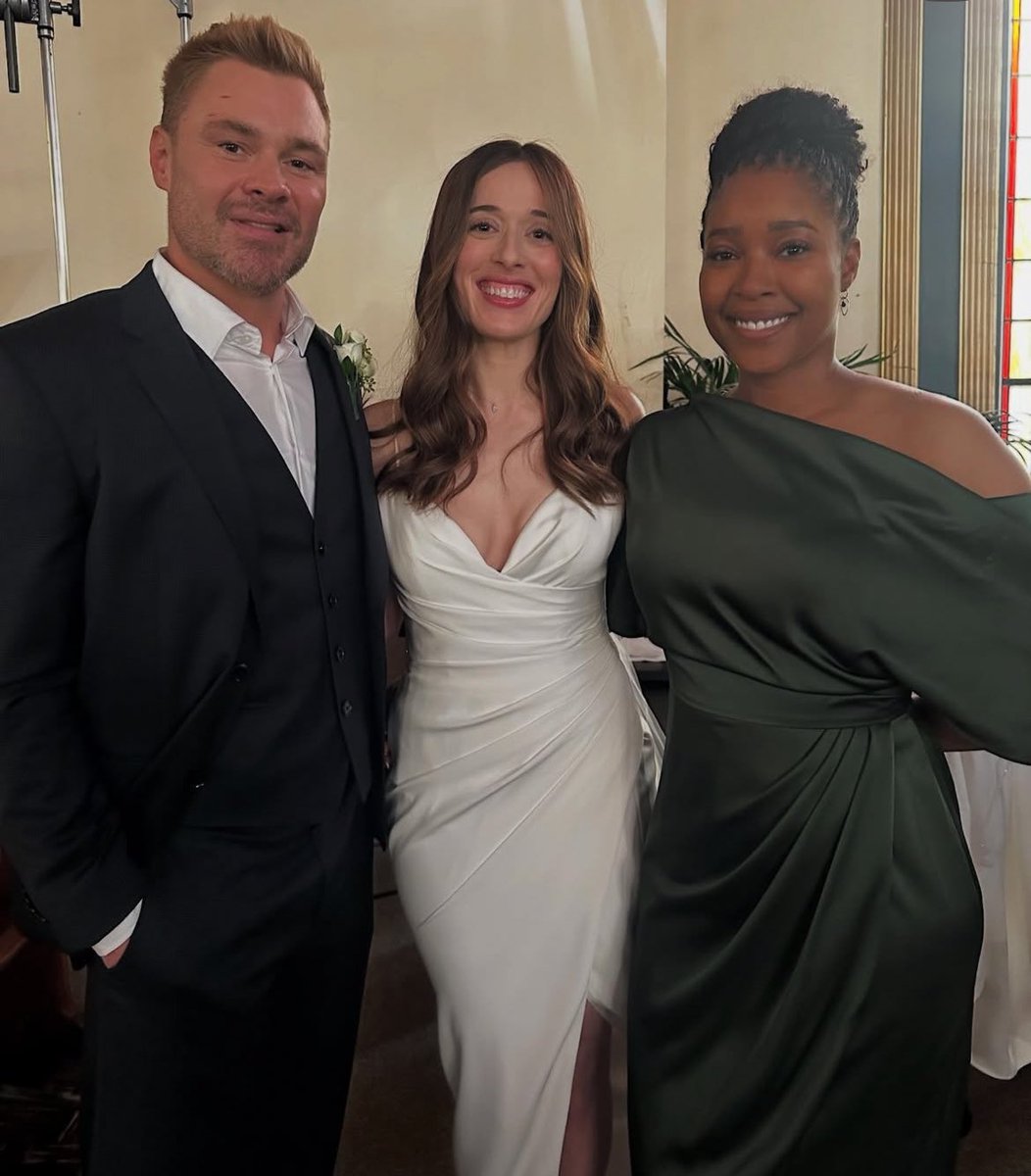 Sarai sempre una di noi, <a href="/thetoyaturner/">Toya Turner</a> 💕👯‍♀️ #ChicagoPD