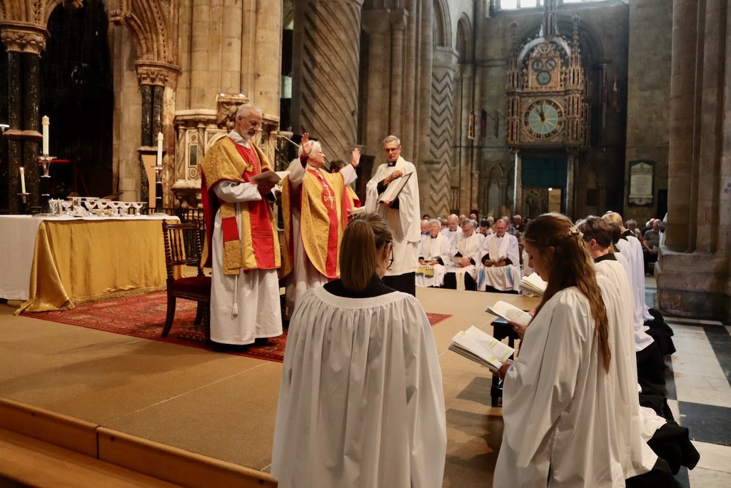 DioceseofDurham's tweet image. The summer sun was shining on Durham Cathedral today as eleven deacons were ordained by @Bishopofjarrow . A wonderful service with friends and family packing out the cathedral. Huge congratulations to all!🙏🙏🙏❤️