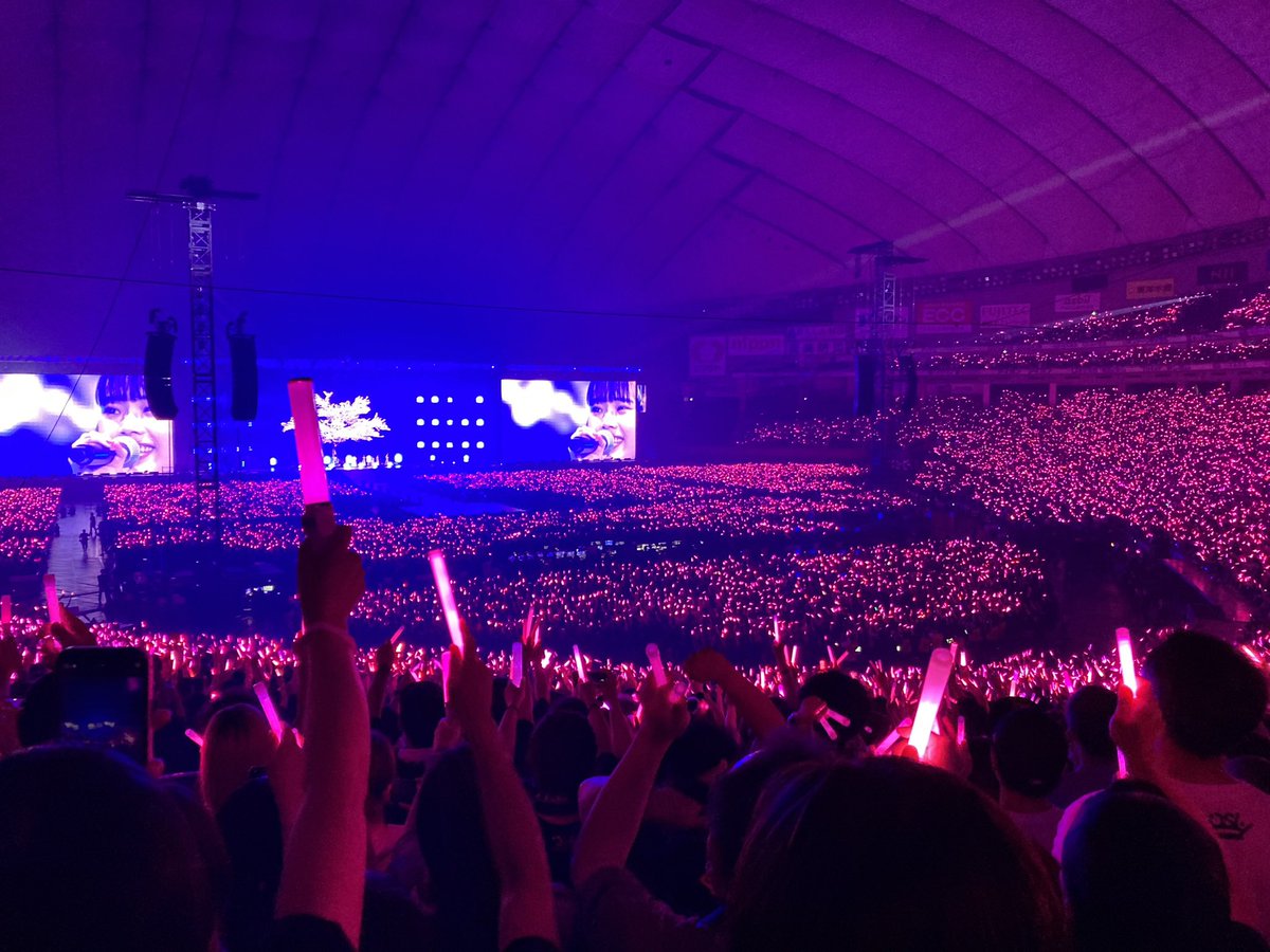 BiSH2023629's tweet photo. お久しぶりです。
今日で解散から2年って信じられないですね〜
２年前の今日は東京で一番暑かった日で、ライブが終わってドームを出る時にはあんなに快晴だった空がBiSHに号泣してゲリラ豪雨だったのが懐かしい🤔
いつかBiSHに何か動きがあると信じて過ごしてます笑
#BiSH東京ドーム https://t.co/glUbRLkPU7
