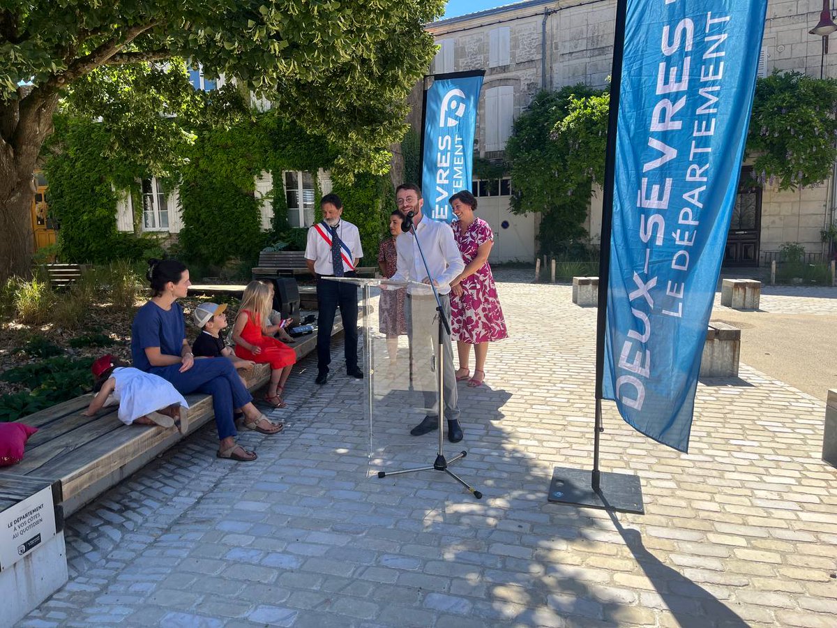 Prefet79's tweet photo. #AménagementDuTerritoire ✂️  | Ce 28 juin 2025, Lucas Turgis, sous-préfet de #Parthenay a inauguré les nouveaux aménagements du centre-bourg d’#Ardin : sécurité renforcée, circulation apaisée et mobilités douces au rendez-vous.

🤝 Labellisée Village d’avenir, la commune d’Ardin bénéficie de l’accompagnement de l’État pour ses projets de revitalisation. À ce titre, une subvention de 247 259€ lui a été accordée via la Dotation d’Équipement des Territoires Ruraux (DETR), soit 30 % du coût total de ce projet.
