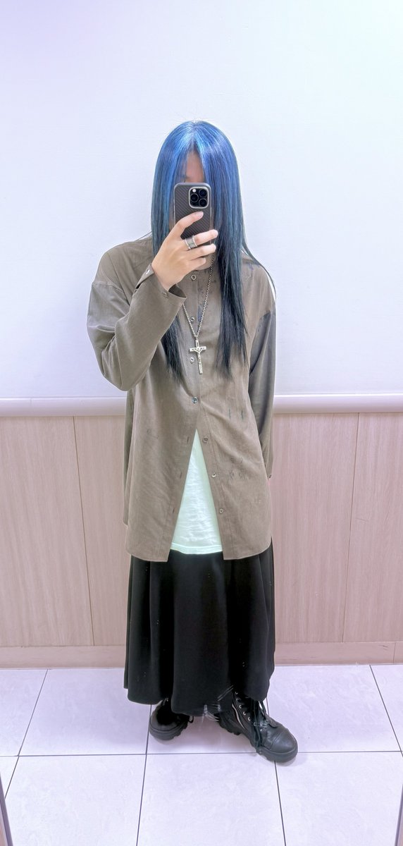 custom_eiji's tweet photo. 根本がムリぃ〜ってなってきてたので

安定のメテオストレートなりぃ

1人で全部やってるから
基本貸切状態で楽チンよね

うん…長えなぁw

#浜松iris
#WILDFRÄULEIN
#afartefact
#kiryuyrik
#ISAMUKATAYAMABACKLASH https://t.co/Htgi7jfpnJ