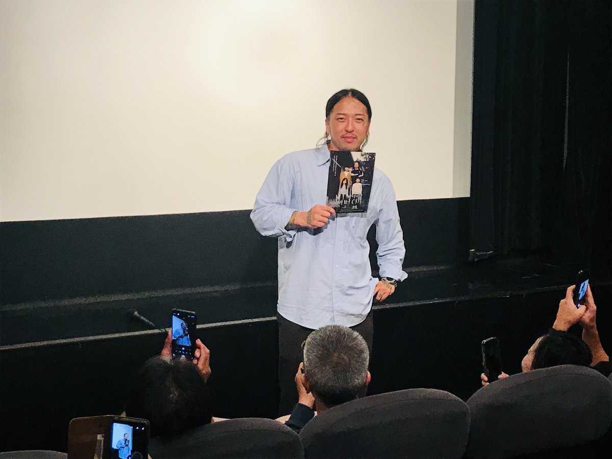 cinemaskhole's tweet photo. 本日6/29㊐『MY MOTHER NEVER CRY』2日目!Koji Uehara監督による舞台挨拶、日曜の夜にたくさんのご来場、誠にありがとうございました!映画館に対する熱い想いを受け取りました。上映は7/4㊎までつづきます。18:35の回にて、ぜひ映画館のスクリーンでご覧ください! https://t.co/QSLPYysqM7