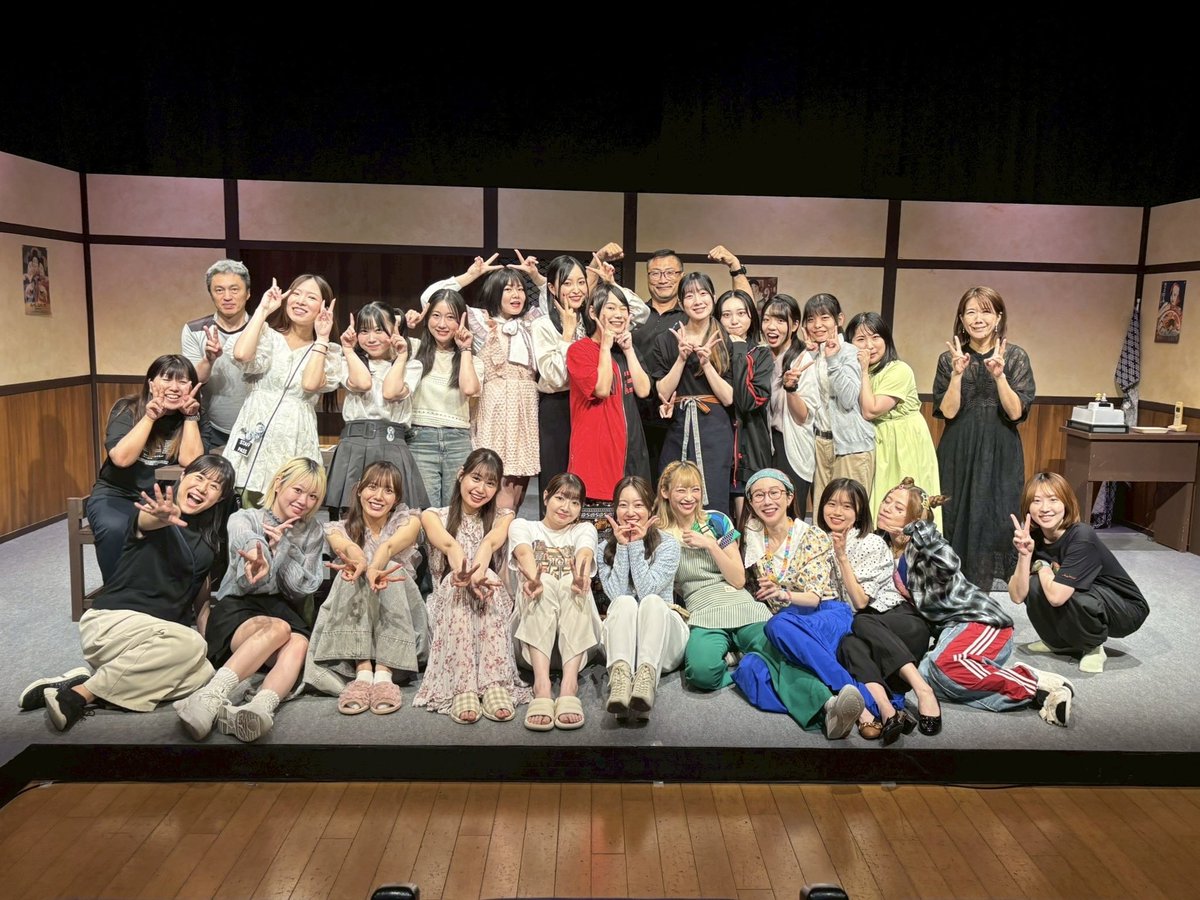 kishipcocoon's tweet photo. 🌟6/29(日)🌟

完全満席🈵
最終日のゲストは原直子さんでした♪
歓声と笑い声が客席からも舞台裏からも響いていましたね😍

誰も怪我なく、千穐楽の幕をおろすことができました！観劇・応援ありがとうございました！

ネタバレ解禁👏
#拝啓おふでび をつけて感想お待ちしています❤️

#きしPこくーん https://t.co/UkmPLamct5
