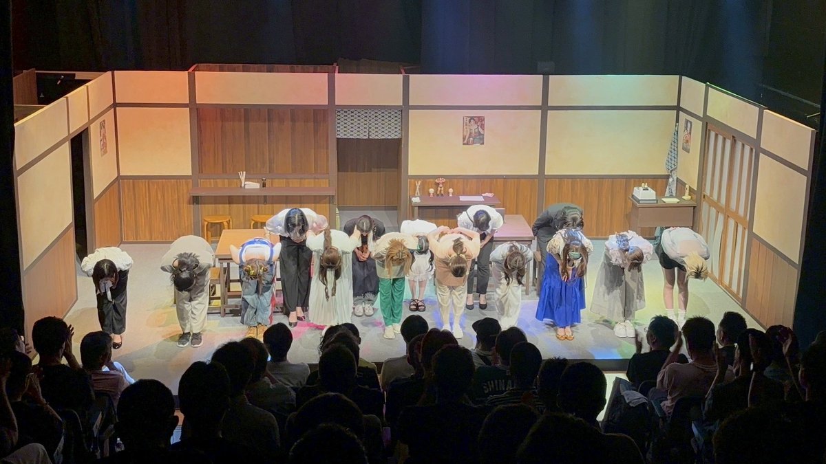 kishipcocoon's tweet photo. 🌟6/29(日)🌟

完全満席🈵
最終日のゲストは原直子さんでした♪
歓声と笑い声が客席からも舞台裏からも響いていましたね😍

誰も怪我なく、千穐楽の幕をおろすことができました！観劇・応援ありがとうございました！

ネタバレ解禁👏
#拝啓おふでび をつけて感想お待ちしています❤️

#きしPこくーん https://t.co/UkmPLamct5
