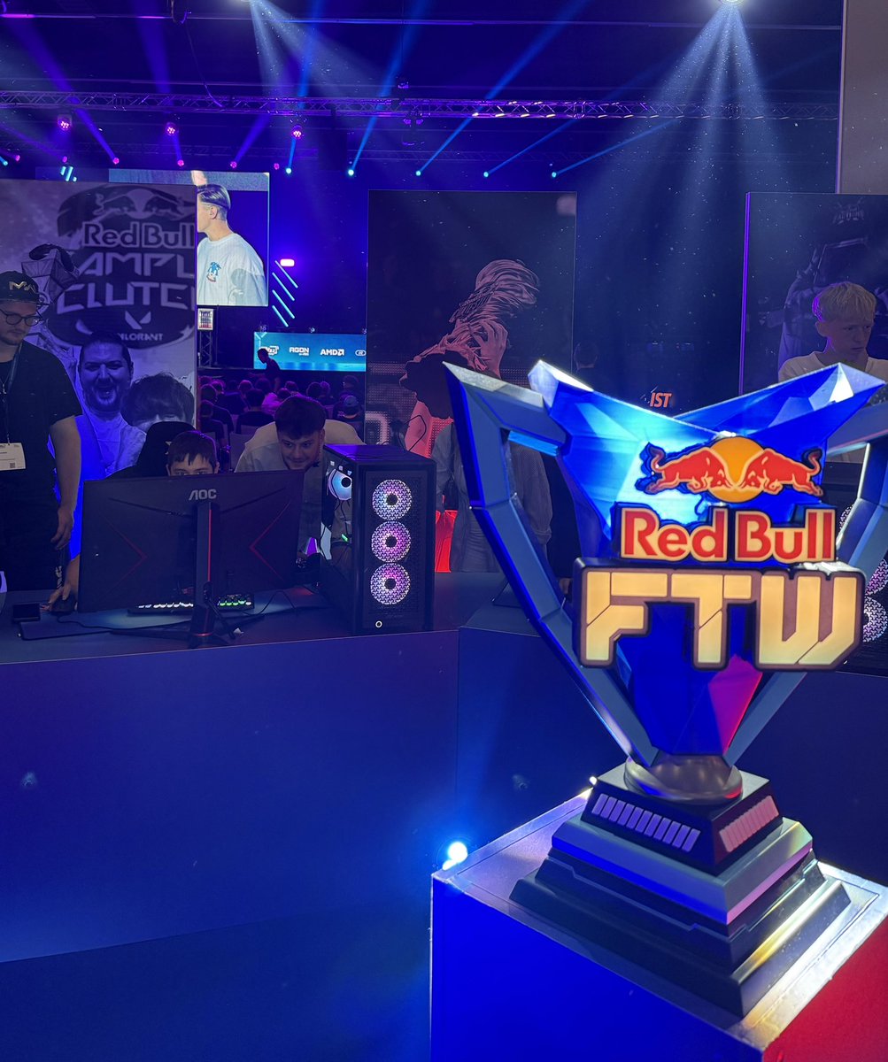 Wer ist da am Red Bull FTW Stand 👀

<a href="/juliandrexler/">Drexler</a>