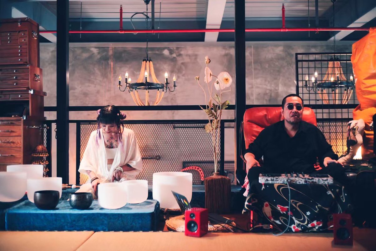 🥣颂钵 #弓子卜 🎛️
电子频率 #廷 
📷摄影 #大天使 🪢
沙龙 艾缚艺术沙龙 #沐音绳游