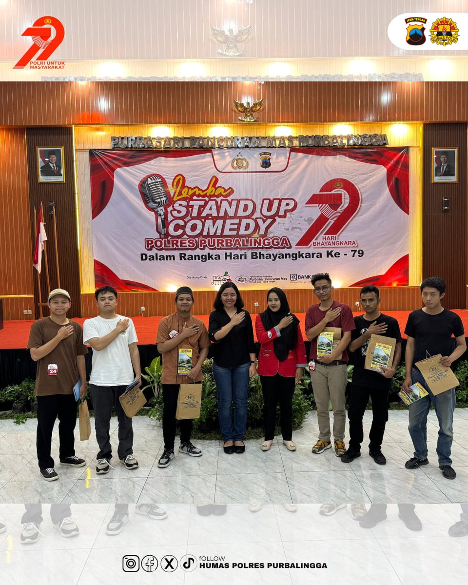 ReskrimResPbg's tweet photo. Polres Purbalingga Gelar Lomba Stand Up Comedy Hari Bhayangkara Ke-79

@humas_poldajateng
@polisi_indonesia
@kapolrespurbalingga

#polrespurbalingga
#humaspolrespurbalingga
#poldajatenghadir
#polisi_indonesia
#polisirepublikindonesia
#polriuntukmasyarakat
#haribhayangkara79 https://t.co/391SibxMal