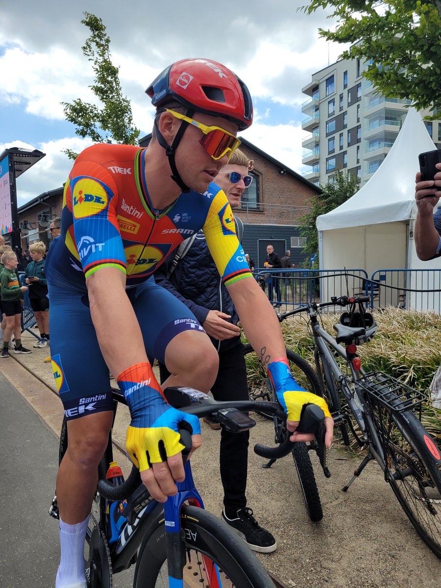 Truntemus73's tweet photo. Team presentation! 🚴🏻👏🏻🙌🏻🇩🇰
@Mads__Pedersen @LidlTrek @mikkelbbjerg #ChrisJuul #DMUgen #DMCykling  #9000Aalborg #Aalborg #DIF #cykling #cyklingdk https://t.co/01O8MoVWtf